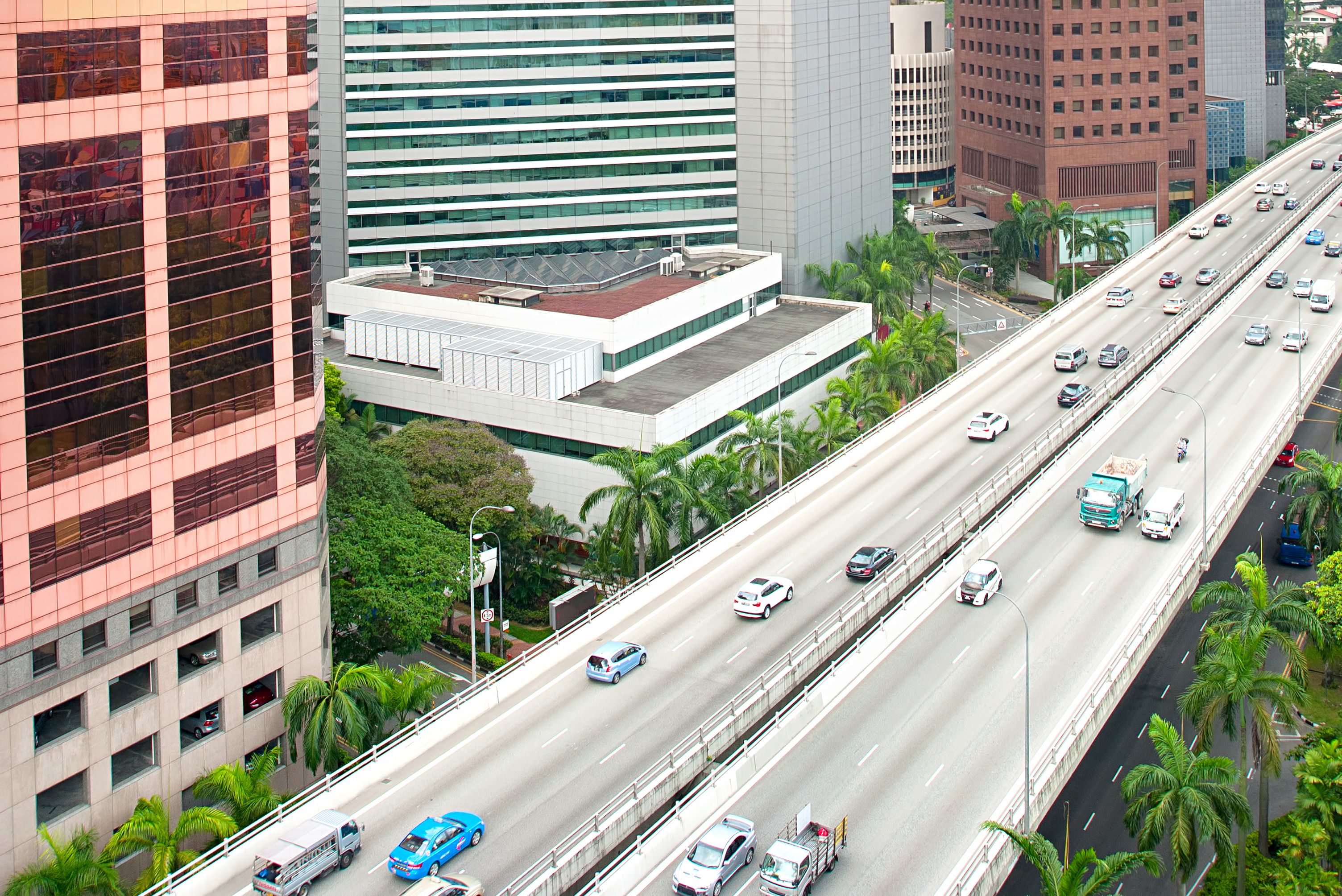 摄图网_328318597_新加坡高速公路车辆天线建筑景观汽车首都车道生活市中心旅行(非企业商用).jpg