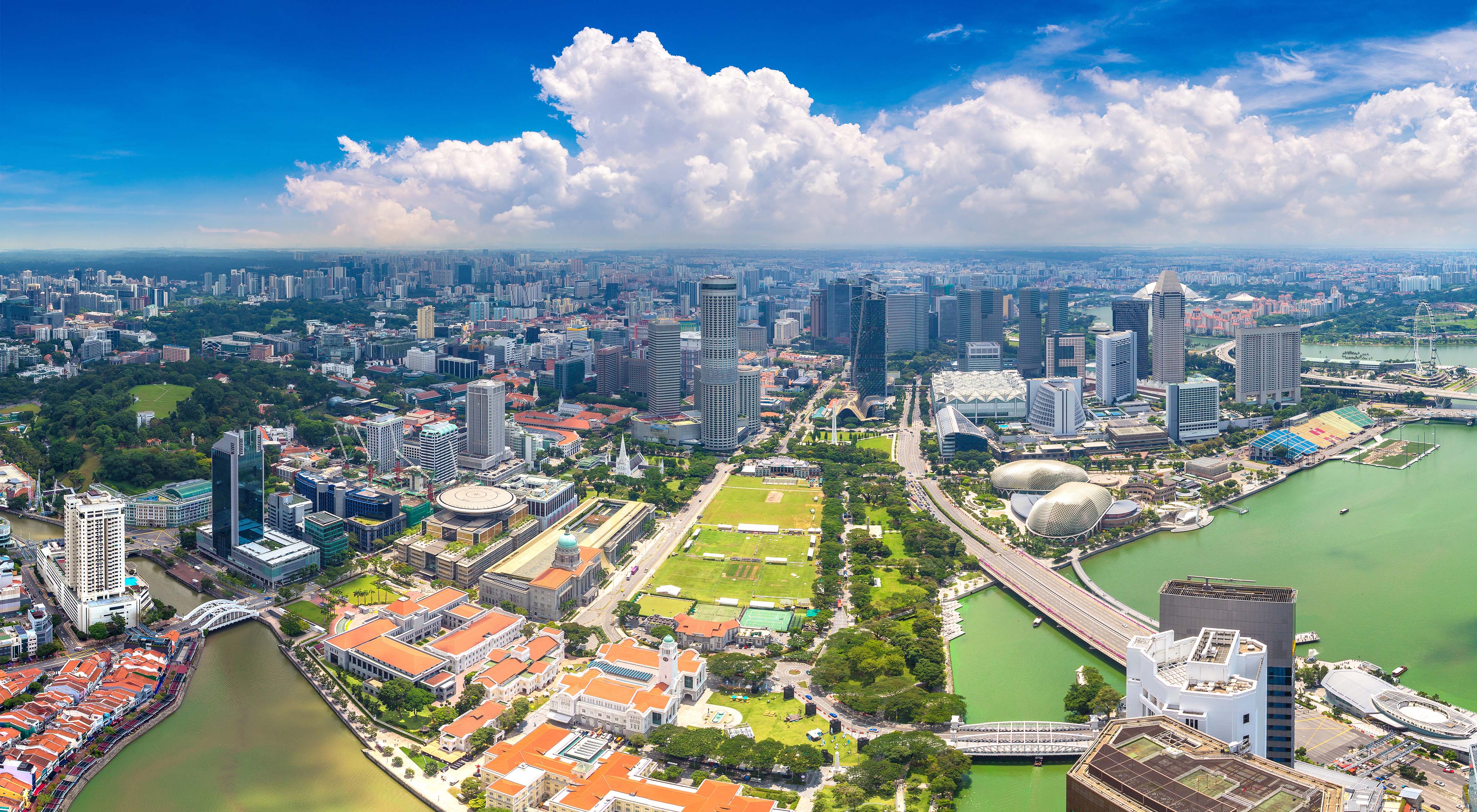 摄图网_303701366_夏天的日里唱诗歌的全景(非企业商用).jpg